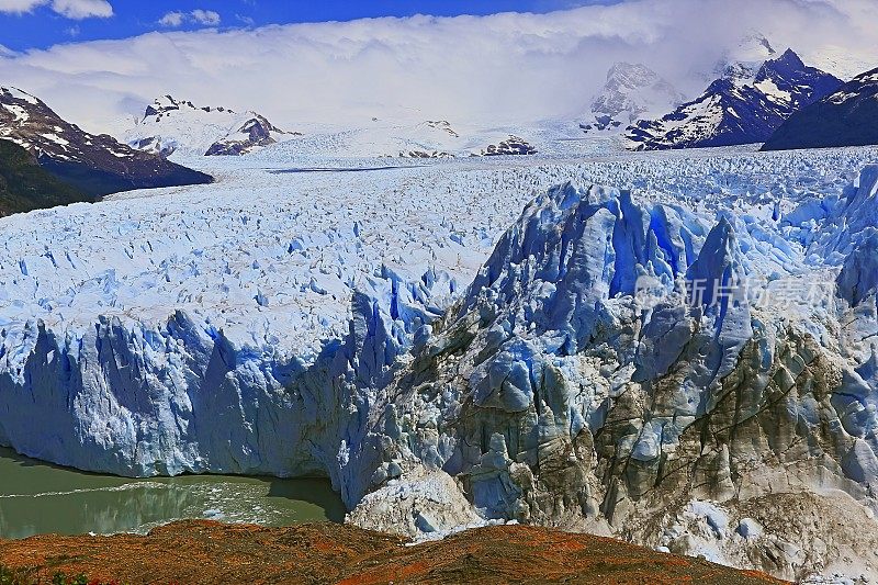 莫雷诺冰川和阿根廷湖- El Calafate，阿根廷巴塔哥尼亚